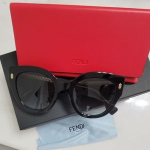 FENDI ROMA SUNGLASSES.